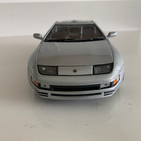 KYOSHO 京商 1/18 日産 FAIRLADY-Z 300ZX 2シーター (Z32 中期型 左